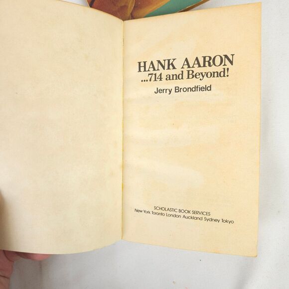 Vintage Book Lot - Cool Cos The Story of Bill Cosby - Hank Aaron 714 And Beyond - Picture 5 of 10